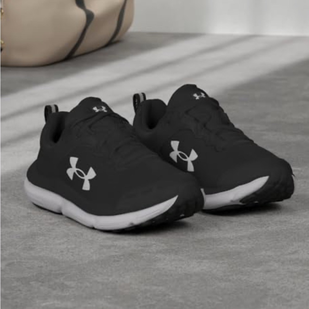 Under Armour Charged Assert
